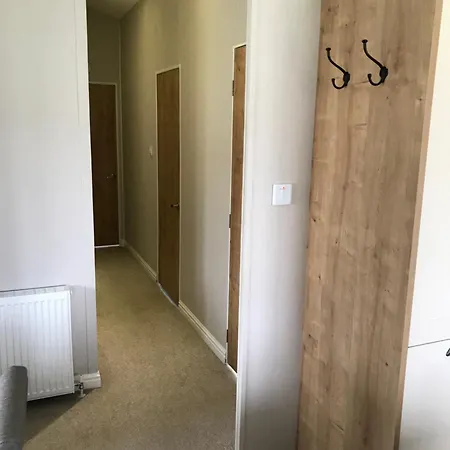 8 Birth On Cayton Bay *