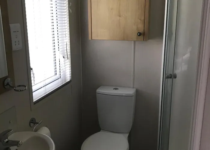 8 Birth On Cayton Bay Apartament