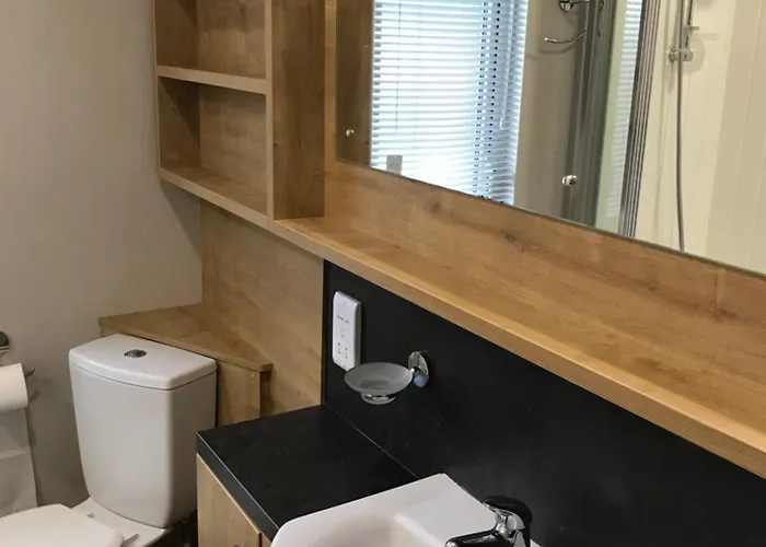 8 Birth On Cayton Bay * Scarborough