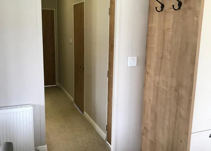 8 Birth On Cayton Bay *